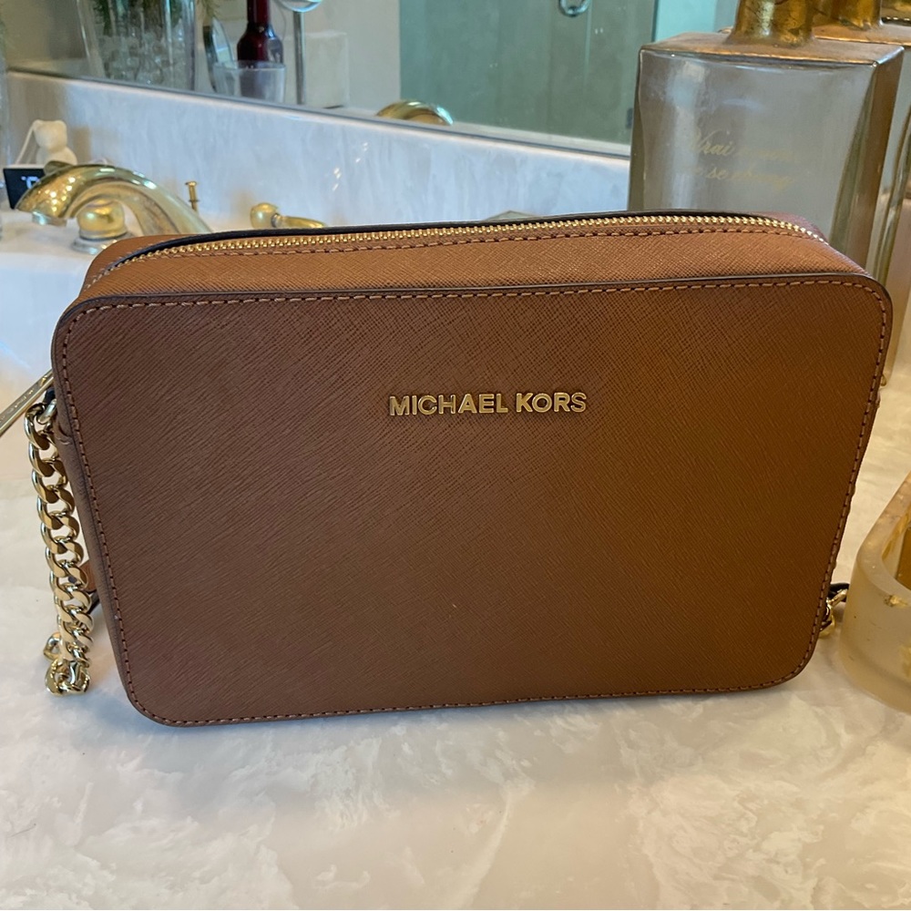 Michael Kors Crossbody / Shoulder bag, Pebbled leather, 9” x 7”, saddle color - Picture 4 of 16